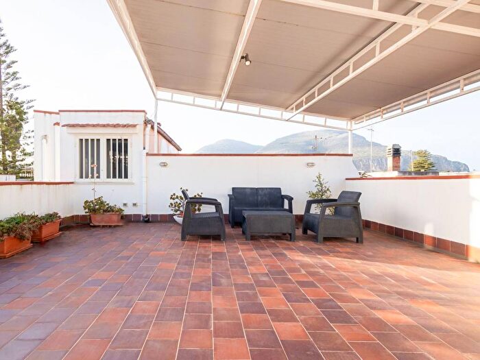 Casa quadrilocale in affitto in Casale Buffa, Mondello Valdesi, Palermo