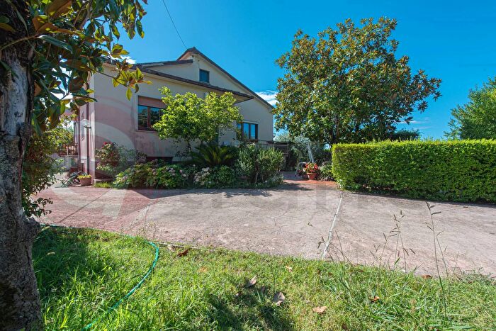 Casa con 12 locali in vendita in Via Quartora I, Colfelice