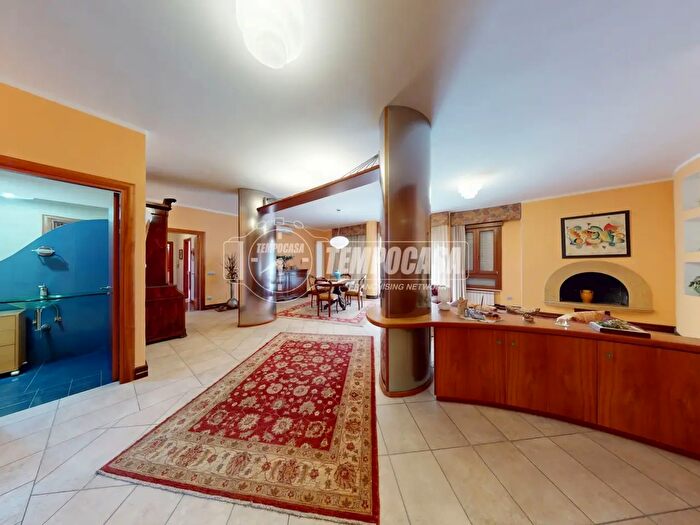 Appartamento quadrilocale in vendita in Via Casalegno, Aversa