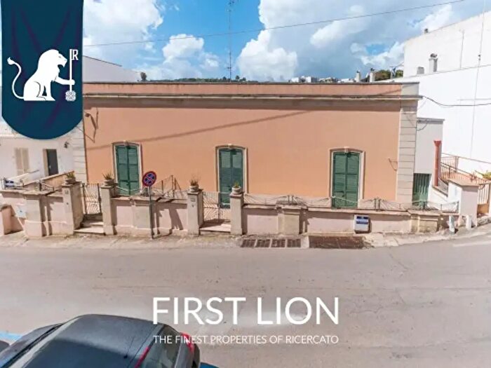 Casa con 6 locali in vendita in Via Vittorio Veneto, Castro