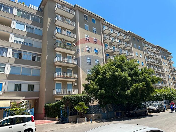 Appartamento quadrilocale in vendita in Corso dei Mille, Palermo