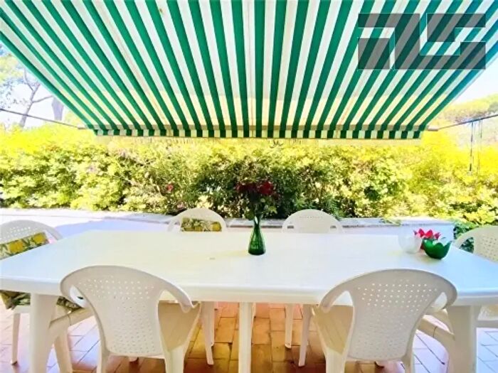 Casa con 7 locali in affitto in Camaiore