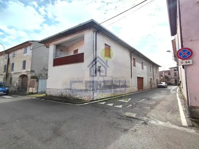 Casa quadrilocale in vendita in Via l Strina, Gabbioneta Binanuova