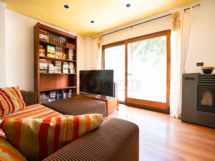 Appartamento con 5 locali in vendita in Via Kennedy, Alghero
