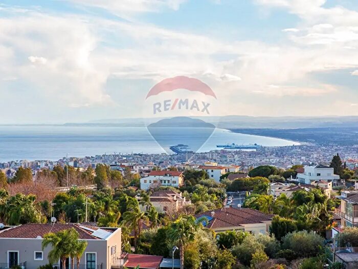 Appartamento con 7 locali in vendita in Via Belvedere, San Giovanni La Punta