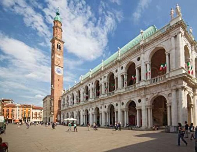 Appartamento trilocale in affitto in Via Genova, San Felice Teatro, Vicenza