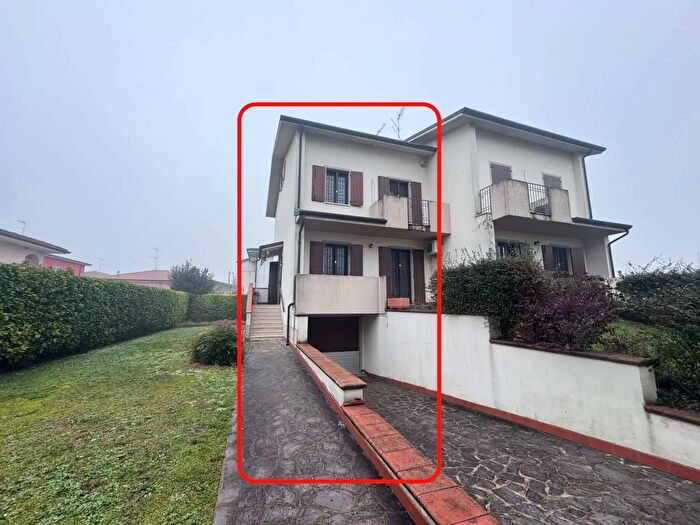 Casa con 7 locali in vendita in Via Ungaretti, Borgo Virgilio