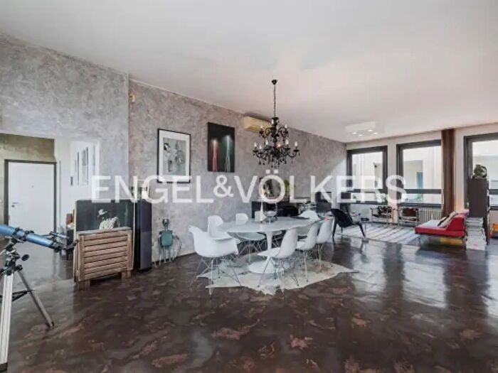 Appartamento trilocale in vendita in Via Giovanni Cadolini, Milano