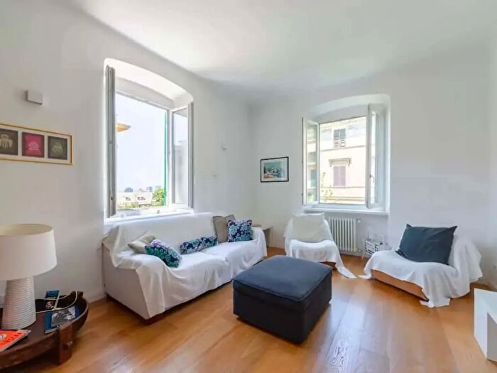 Appartamento monolocale in affitto in Via di Montegalletto, Genova