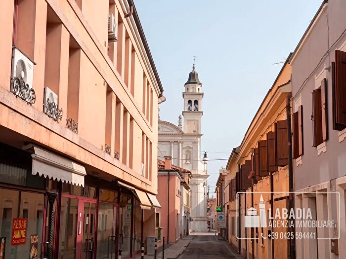 Appartamento bilocale in vendita in Via Danieli, Badia Polesine