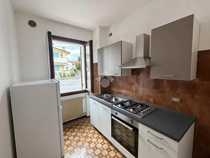 Appartamento trilocale in vendita in Via G Giardino, Vittorio Veneto