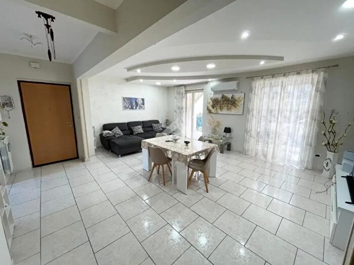 Appartamento quadrilocale in vendita in Viale Europa, Pollena Trocchia