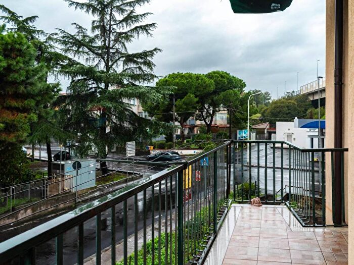 Appartamento con 5 locali in affitto in Via Giacomo Puccini, Centro, Gravina di Catania
