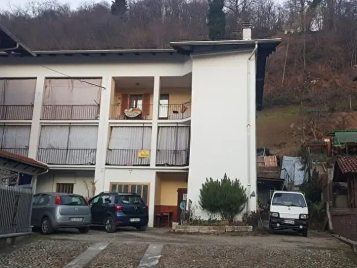 Casa con 8 locali in vendita in Via Beata al Monte Quarona Vercelli Piemonte Italia, Quarona