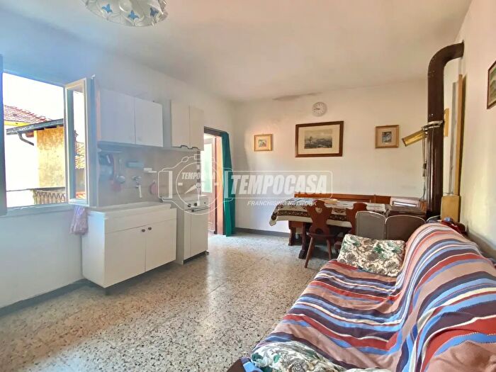 Appartamento trilocale in vendita in Cremeno