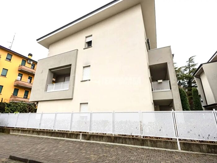 Appartamento trilocale in vendita in Via Antonio Fogazzaro, Reggio Emilia