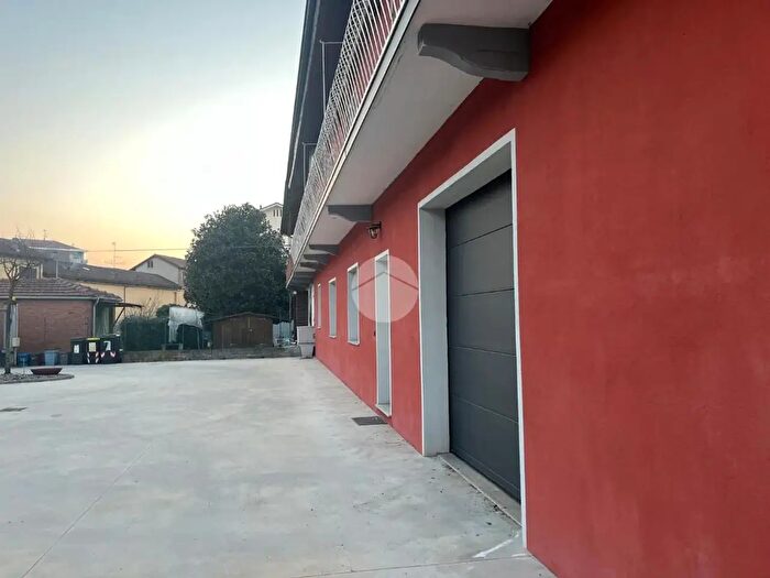 Casa con 8 locali in vendita in Via Asti, Gassino Torinese