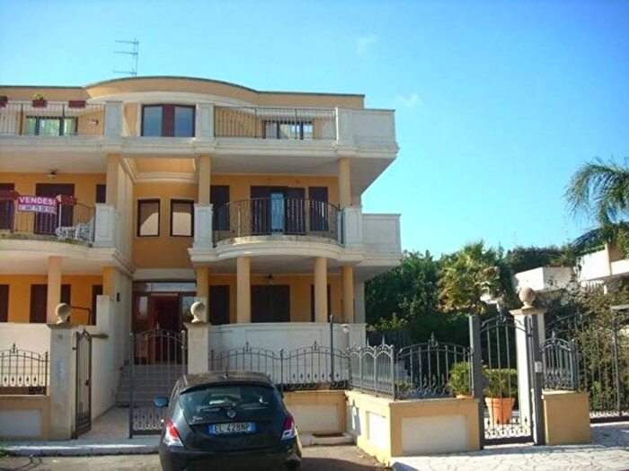 Appartamento con 6 locali in affitto in Via A Venturi SNC, Centro, Nardò