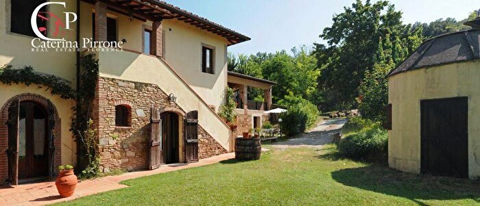 Casa con 20 locali in vendita in Via Ampinana, Vicchio