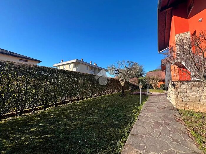 Appartamento quadrilocale in vendita in Via Medaglia dOro, San Paolo DArgon