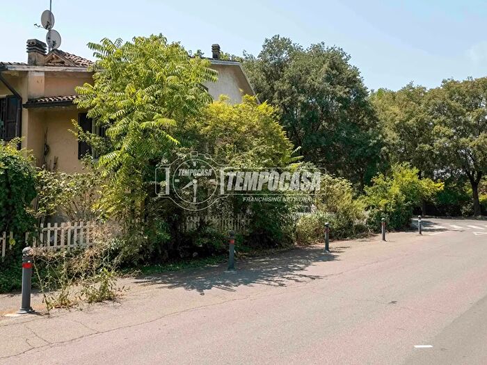 Appartamento quadrilocale in vendita in Via Fratelli Manfredi, Reggio nell'Emilia