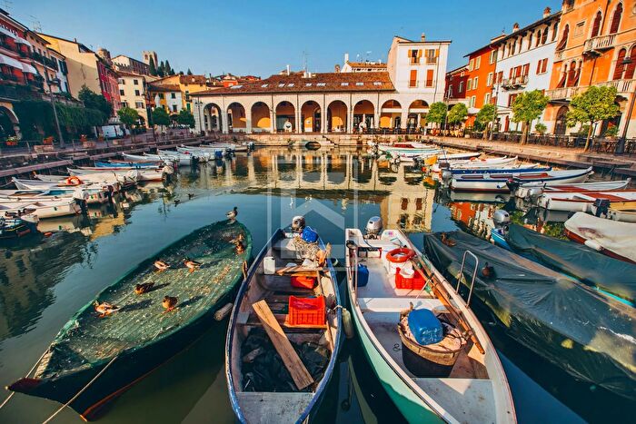 Casa con 12 locali in vendita in Garibaldi, Desenzano Del Garda