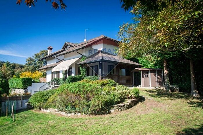 Casa con 5 locali in vendita in Gignese