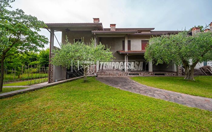 Casa con 5 locali in vendita in Via Ezio Vanoni, Pieve Di Cento
