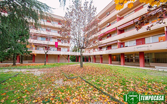 Appartamento trilocale in vendita in Via Calabria, Voghera