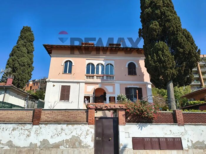 Appartamento quadrilocale in vendita in Roma