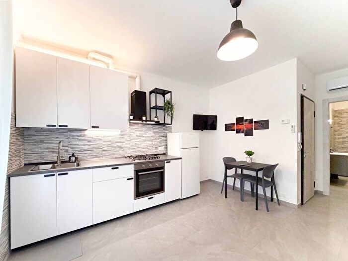 Appartamento monolocale in affitto in Via Bengasi, Borgo Roma, Verona