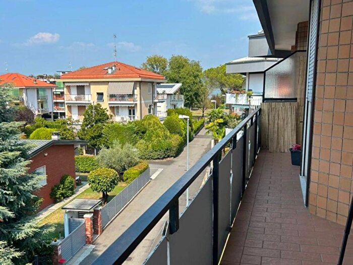 Appartamento quadrilocale in affitto in Centro, Arona