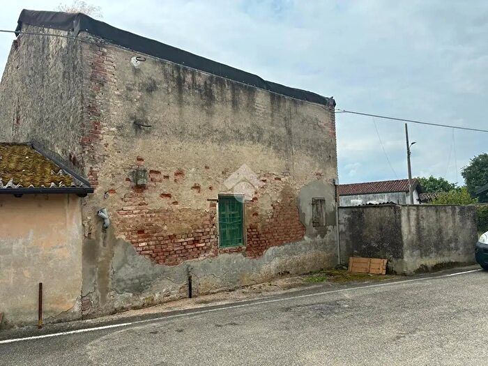 Casa trilocale in vendita in Via Regione Cuna, Motta De' Conti