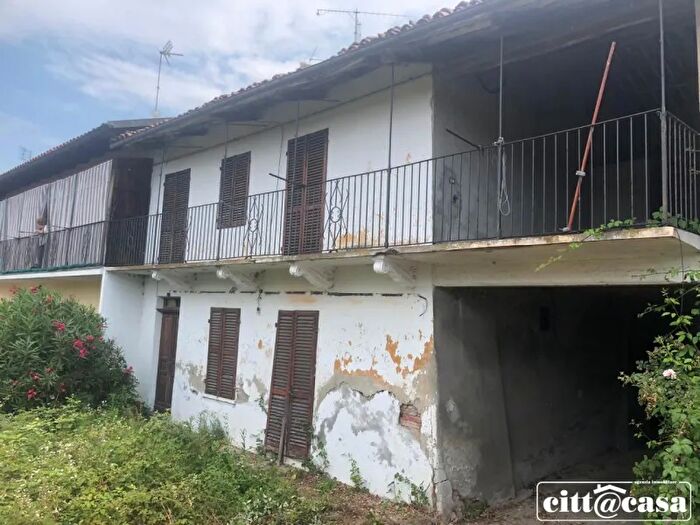 Casa con 5 locali in vendita in Cocconato