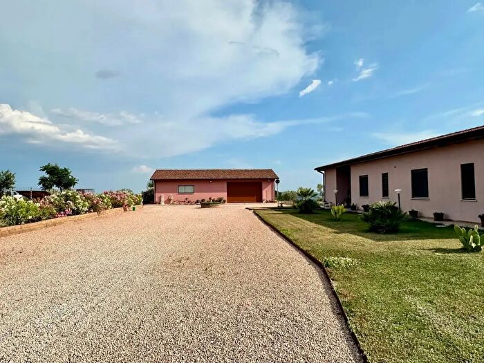 Casa con 7 locali in vendita in Magliano In Toscana