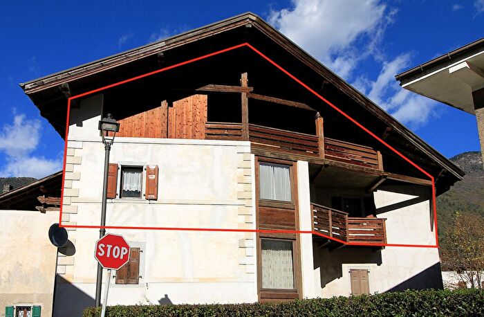 Appartamento con 6 locali in vendita in Via Regina Elena, Tione Di Trento