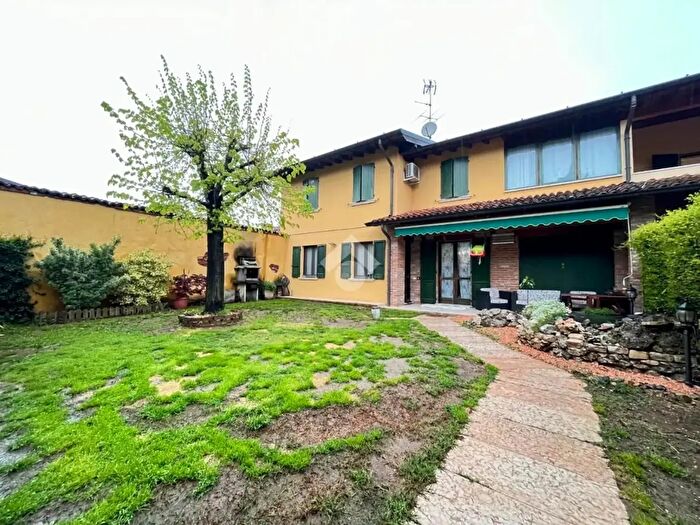 Casa quadrilocale in vendita in Via Giacomo Matteotti, Quinzano D'Oglio