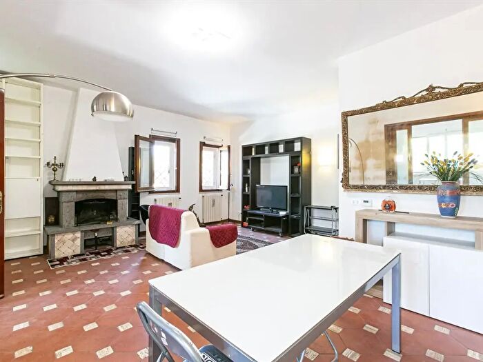 Casa con 6 locali in affitto in Via Arturo Toscanini, Roma