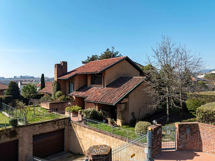 Casa con 7 locali in vendita in Via Tetti Borra, Chieri