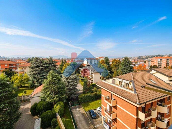 Appartamento quadrilocale in vendita in Viale Cappuccini, Chieri