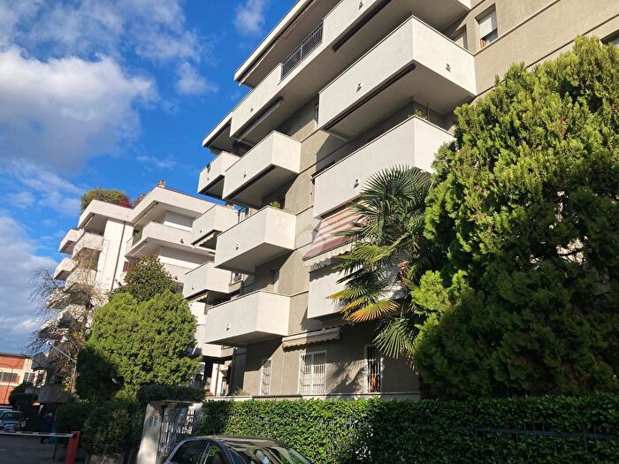 Appartamento monolocale in affitto in Via Flora, Legnano