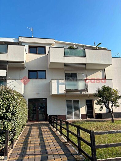 Appartamento trilocale in vendita in Via Nazionale, Bari