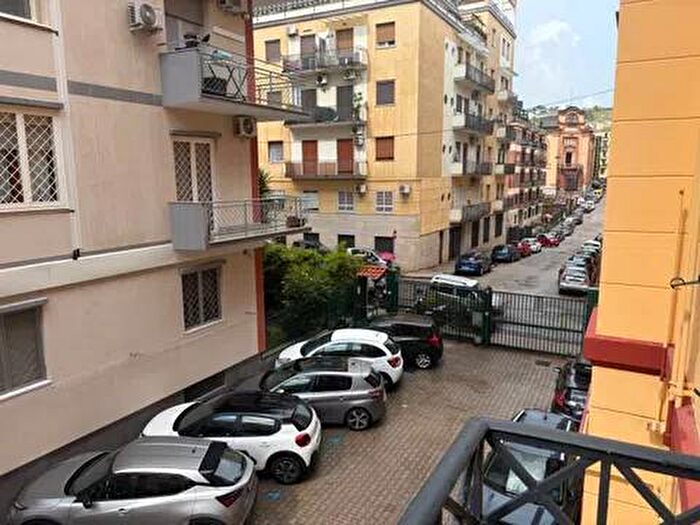 Appartamento trilocale in affitto in Via Aurelio Alessio Pelliccia, Stella Materdei, Napoli