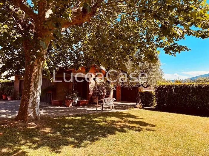 Casa con 8 locali in vendita in Romana, Capannori