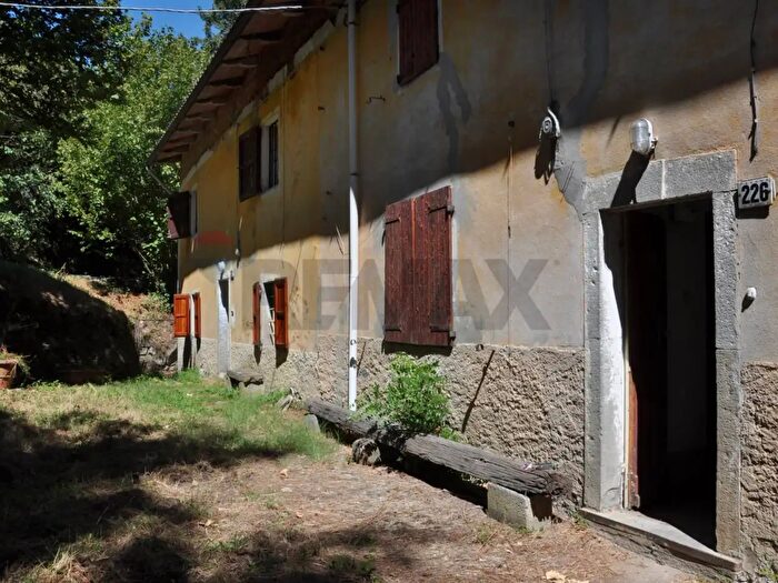 Casa con 9 locali in vendita in Localita Valdibura Sambuca Pistoiese Pt, Sambuca Pistoiese