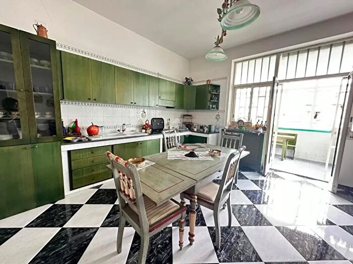 Appartamento quadrilocale in vendita in Via Oreto, Palermo