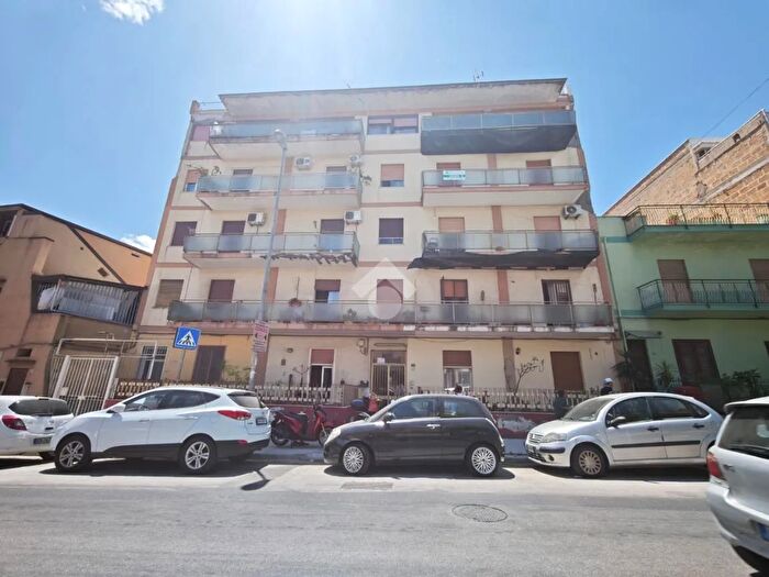 Appartamento quadrilocale in vendita in Via Giuseppe Pitrè, Palermo