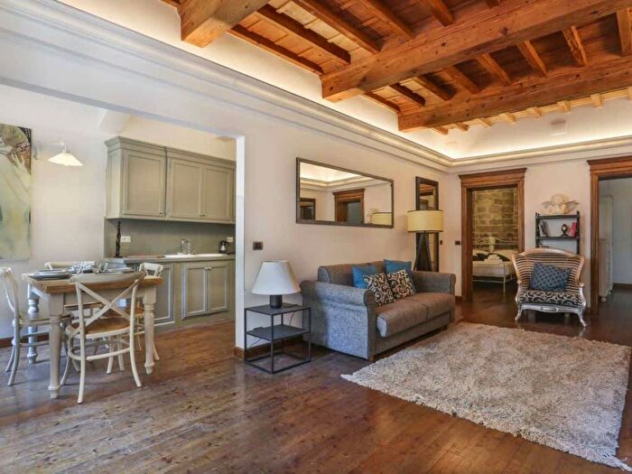Appartamento bilocale in affitto in Piazza Santa Felicita, Ponte Vecchio Pitti, Firenze