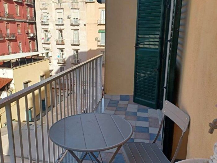 Appartamento trilocale in affitto in Via Giuseppe Ferrigni, Chiaia, Napoli