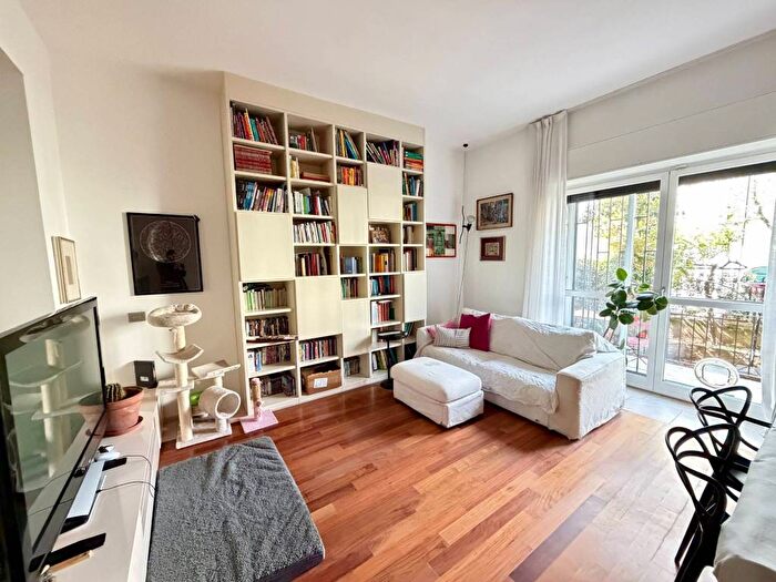 Appartamento trilocale in affitto in Via Luigi Castiglioni, Bocconi, Milano